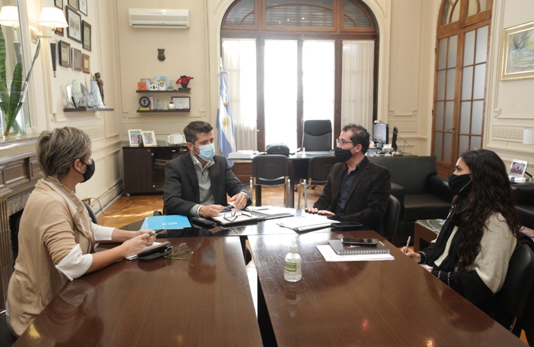 img-footer-1